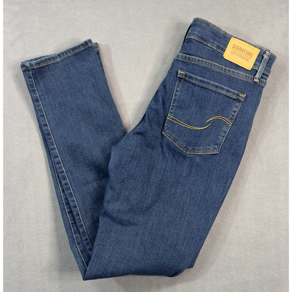 Levi Strauss Jeans Womens 28x32 Signature Mid Rise Straight Dark Wash Jeans